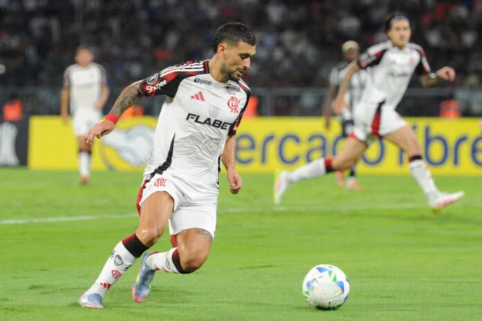 Flamengo empata e se complica na Libertadores 1 Arrascaeta lamenta empate do Flamengo contra o Central Cordoba na 696x464 1