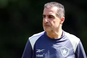 Técnico do Botafogo manda recado ao Flamengo 1 Renato Paiva Botafogo