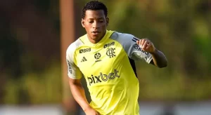 Flamengo realiza último treino antes do duelo contra o Bahia 1 gonzalo plata em treino do flamengo no ninho do urubu