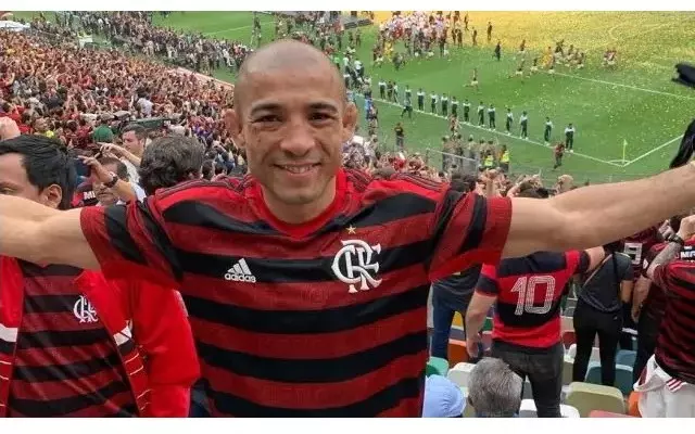 José Aldo recebe homenagem do Flamengo 1 jose aldo flamengo libertadores
