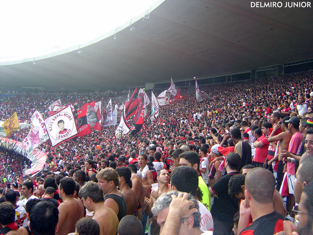 A Volta da Raça Rubro-Negra ao Maraca: a primeira torcida a ficar de pé