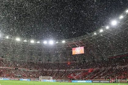 Beira Rio teve chuva de papel picado antes do jogo