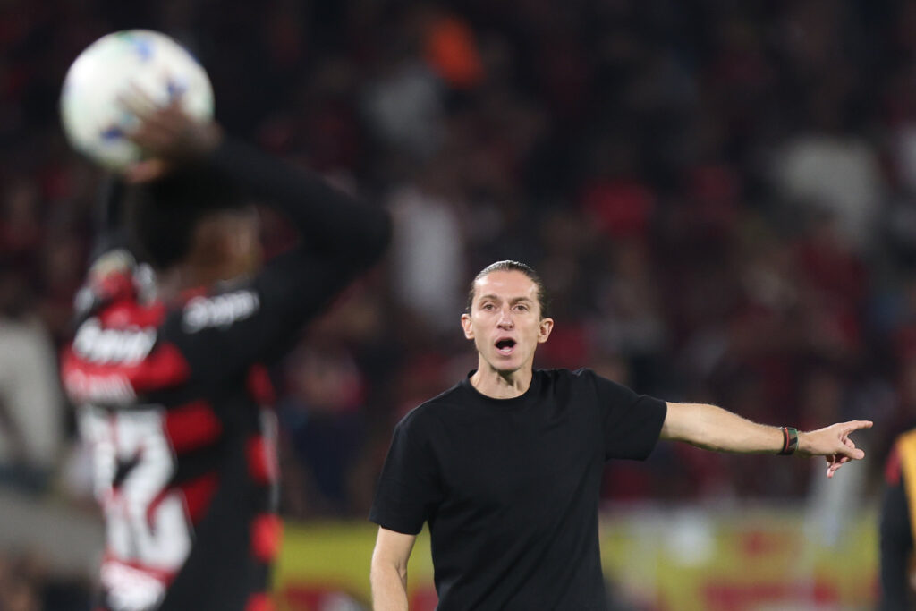 Emerson Royal e Filipe Luisdo Flamengo Gilvan de Souza