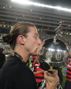 Filipe Luis e a Taca 3