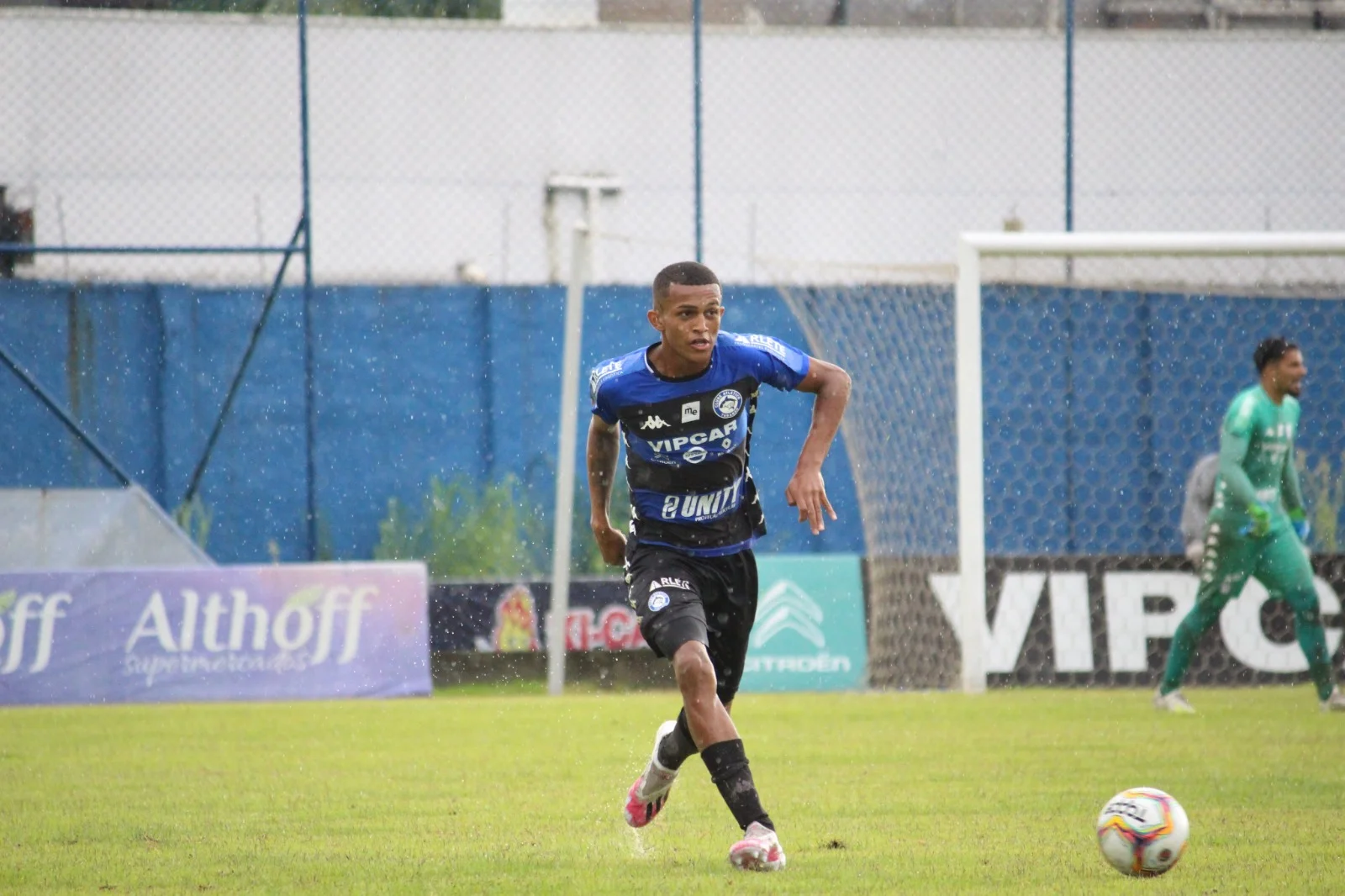 Wesley no Atletico Tubarao