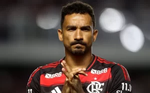 Três jogadores do Flamengo são convocados para a Seleção Brasileira 3 O jogador Danilo. Partida entre Sao Paulo e Flamengo scaled aspect ratio 512 320