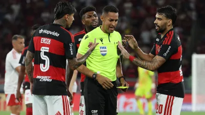 paqueta cartao amarelo flamengo inter e1770254667300